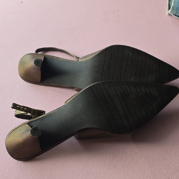 Chic Gold Slingback Heels - Picture 4 of 4